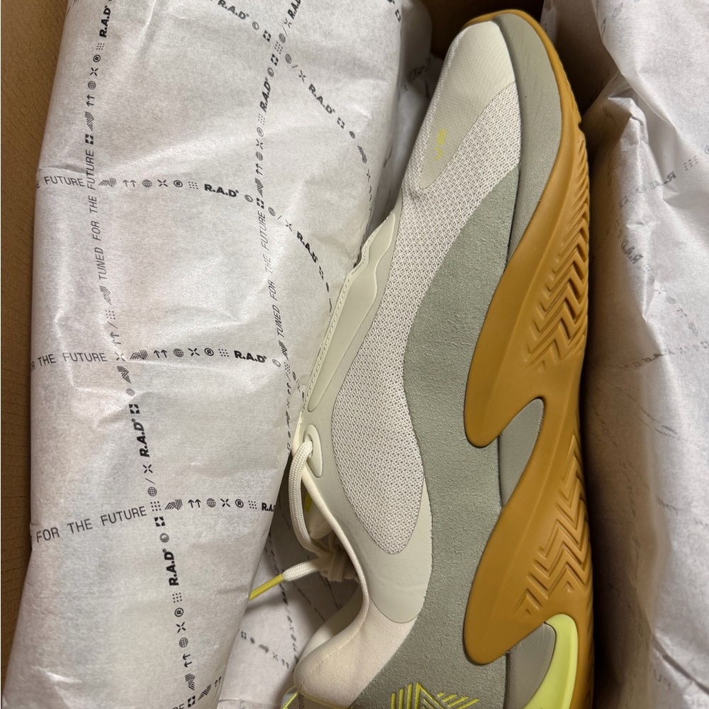 RAD One V2 men’s 13 BNIB